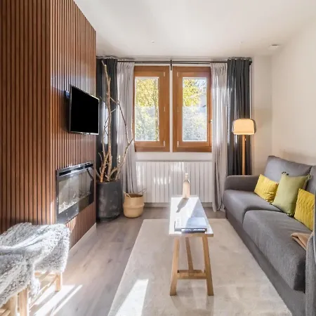 Stone Near And Scenic Apartamento Benasque