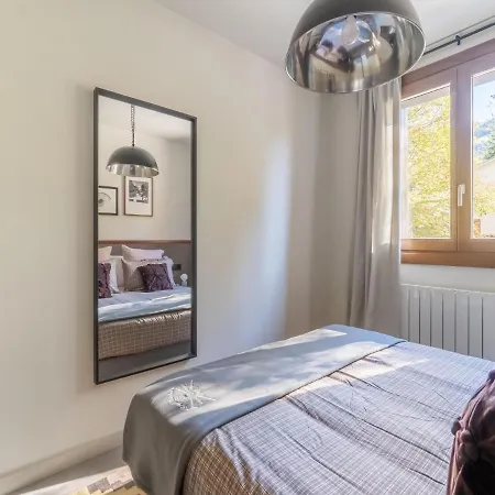 Stone Near And Scenic Apartamento